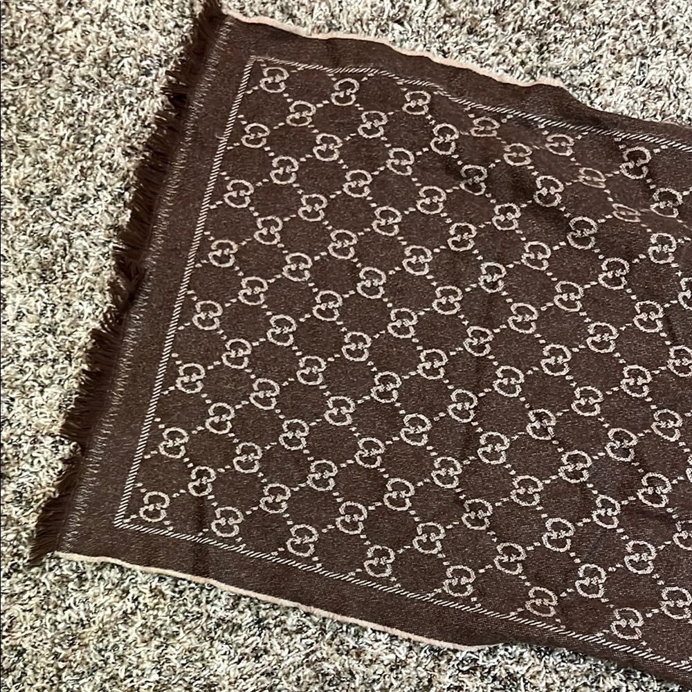Gucci Brown Monogram Scarf Luxurious Wrap - Picture 3 of 6